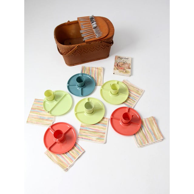 Mid-Century Redmon Picnic Basket Set For Sale - Image 6 of 18