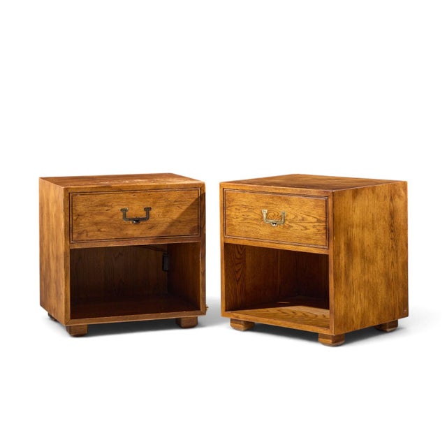 Mid-Century Modern Henredon Campaign Mid Century Oak and Brass Nightstands - Pair For Sale - Image 3 of 12