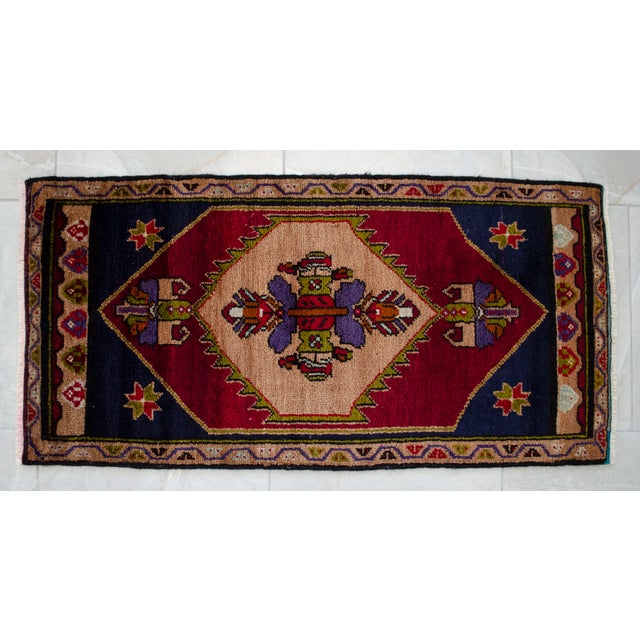 1970 Hand Knotted Small Turkish Rug Entry Decor Kitchen Mat - 1′8″ × 3′4″ For Sale - Image 10 of 12