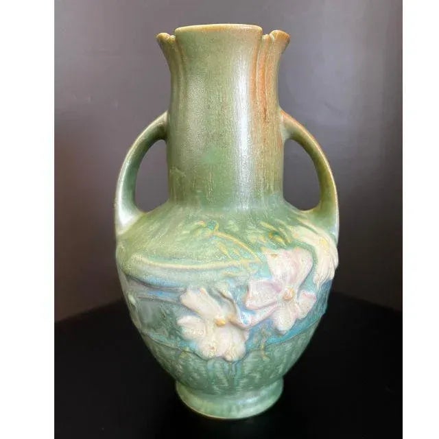 Art Deco 1939 Roseville "Cosmos" Art Deco, Pastel Green Art Pottery Vase #946-6 For Sale - Image 3 of 11