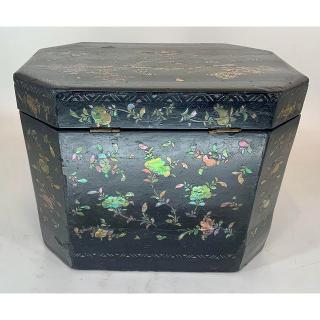 Large Antique Chinese Laquer Tea Caddy Box With Mother-Of-Pearl Inlay For Sale In Providence - Image 6 of 12