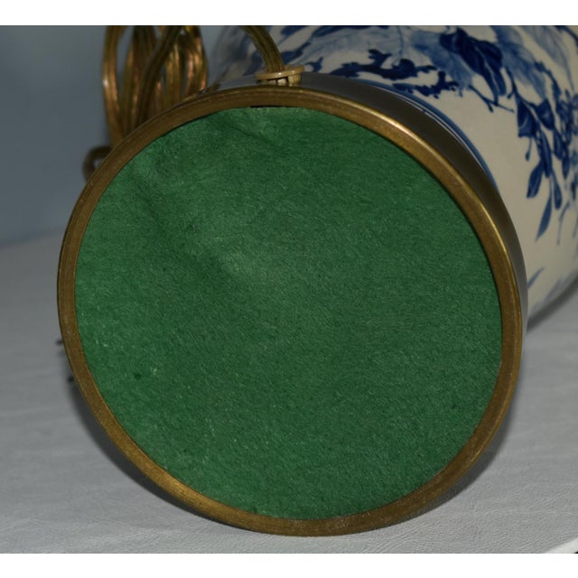 Vtg. Blue & White Porcelain Floral Design Table Lamp W/Brass Base For Sale - Image 13 of 13