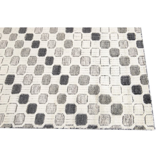 2010s Ivory Modern Textured High Low Wool Rug With Allover Geometric Design For Sale In New York - Image 6 of 8