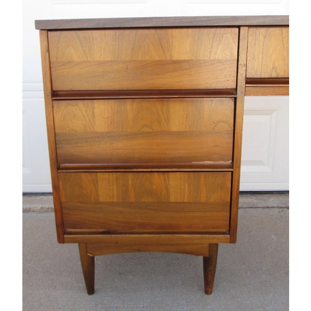 Mid-Century Modern Vintage Johnson Carper Style Mid Century Modern Writing Desk Walnut 4 Drawer For Sale - Image 3 of 12