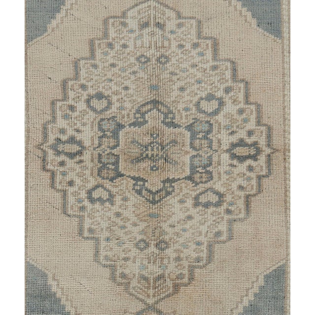 1940s Vintage Turkish Oushak Area Rug 3ft 7in X 5ft 5in For Sale - Image 5 of 8