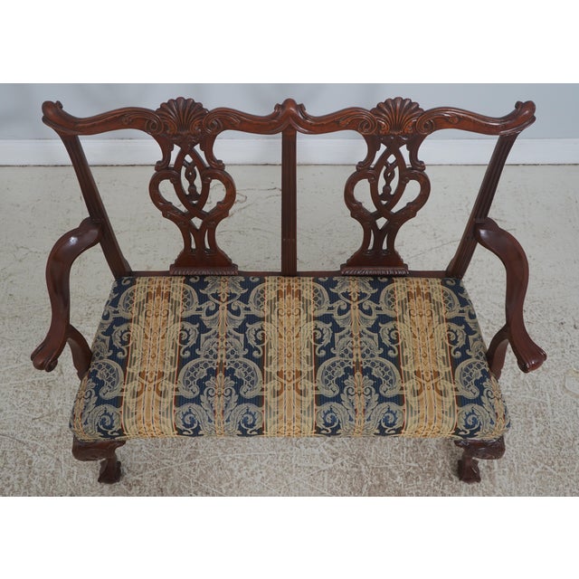 Chippendale Hickory Chair Mahogany Mt Vernon Chippendale Style Settee For Sale - Image 3 of 18