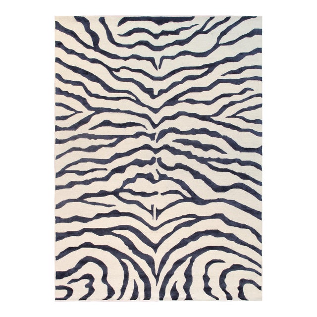 Edgy Hand-Tufted Ivory Area Rug- 7' 9'' X 9' 9'' For Sale