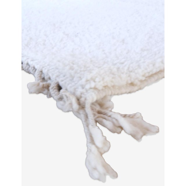 Modern White Moroccan Rug – Handwoven Wool with Subtle Sculpted Relief This modern white Moroccan rug is a one-of-a-kind...