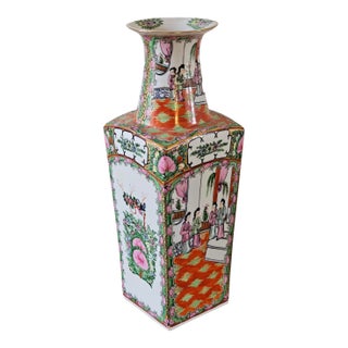 Antique Chinese Famille Rose Square Porcelain Vase - Hand-Painted Imperial Court Scene For Sale