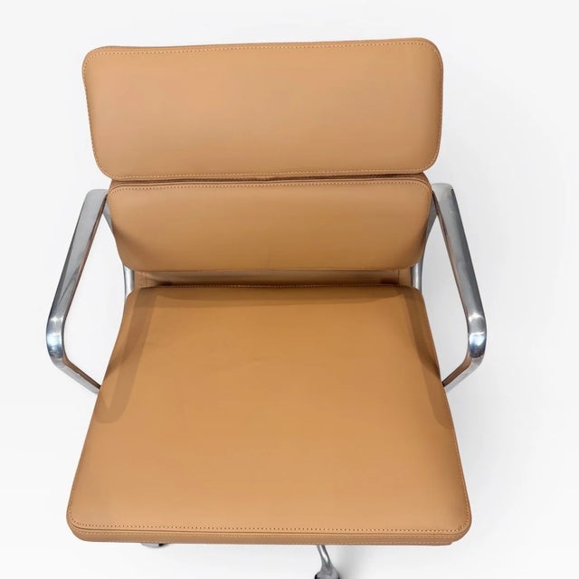 Tan Eames for Herman Miller Soft Pad Management Chair - Camel Tan Leather For Sale - Image 8 of 9