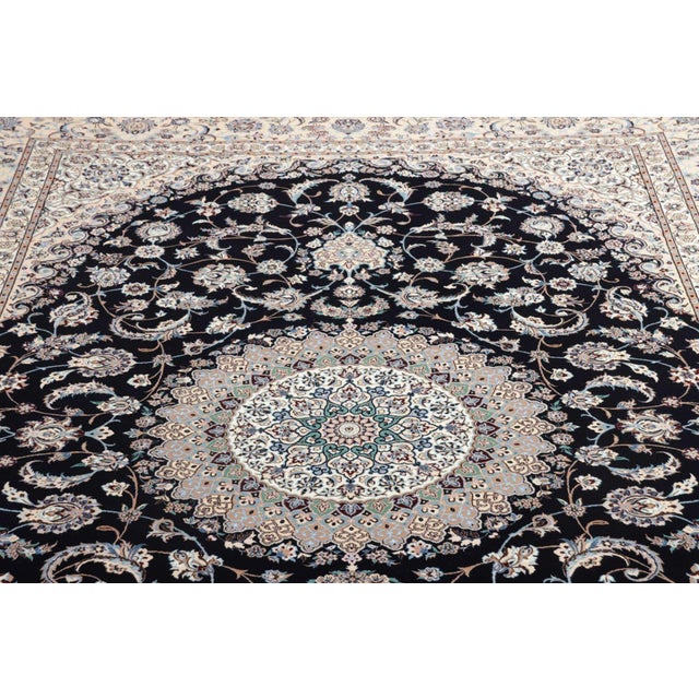 Middle Eastern Floral Pattern Hand-Knotted Rug For Sale - Image 9 of 11