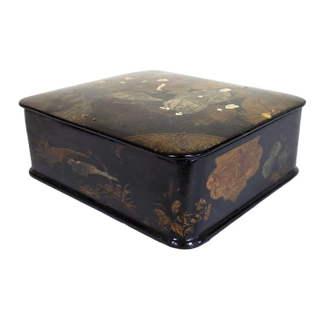 Early 20th Century Antique Japanese Black Lacquered Chinoiserie Gilt Painted Jewelry Box For Sale - Image 5 of 16