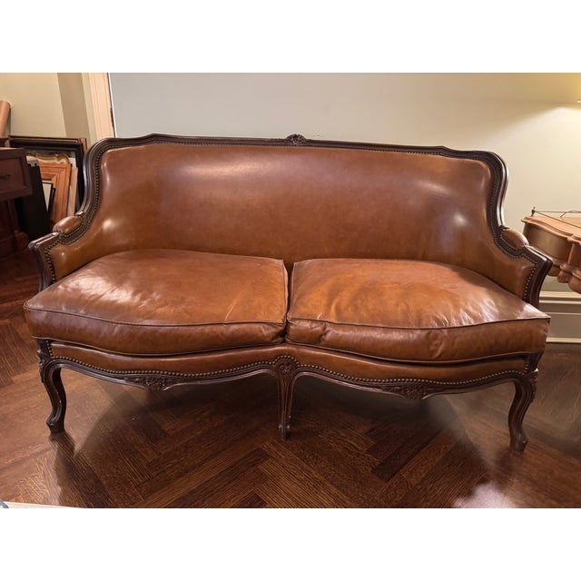 Wood 1940s French Louis XV-Style Leather Loveseat With Pair of Bergère Chairs – Hand-Finished Brown Leather For Sale - Image 7 of 8