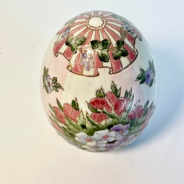 1980s Vintage Boho Chic Hollywood Regency Hand-Painted Ceramic Egg - Easter. For Sale - Image 6 of 14