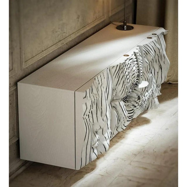 Lissomnia console is a stunning embodiment of craftsmanship and artistry. With its exceptional blend between art and...