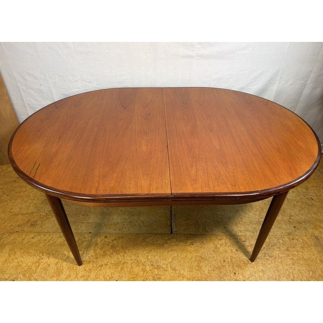 Mid-Century Teak Oval Fresco Dining Table by Victor Wilkins for G Plan, 1960s For Sale - Image 4 of 11
