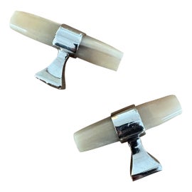 Example of Cabinetry Fixed and Bar Pulls