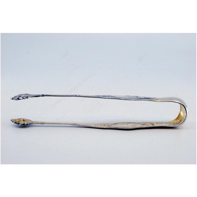 Leaf-Shaped Sugar Tongs in Embossed Silver, in Good conditions.