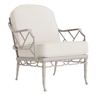 Brown Jordan Calcutta Lounge Chair, Dove frame with Fusion Natural fabric For Sale