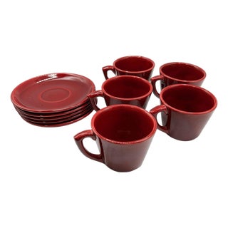 1950s Mid-Century Modern Burgundy "La Linda" Ceramic Coffee Mug W/ Saucer by Bauer, Set of 5 For Sale