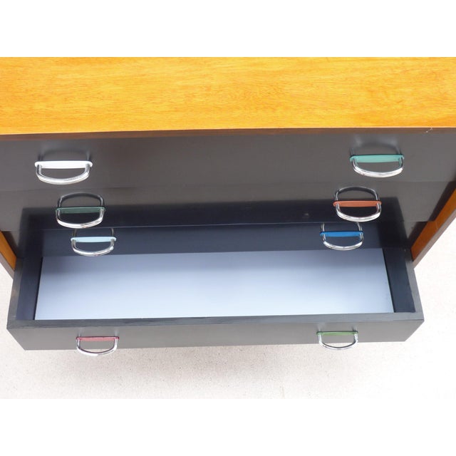 Vintage 4-drawer chest on splayed legs Teak-stained wood frame Solid teak legs Black lacquered drawers - Chrome handles