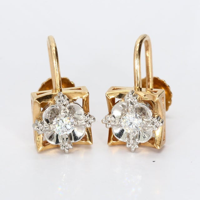 14k Yellow & White Gold Floral Stud Earrings With 0.15ct Diamonds, A Pair For Sale - Image 4 of 4