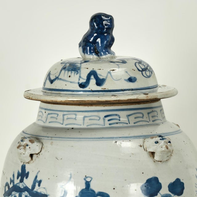Pair of Antique Chinese Blue and White Porcelain Lidded Jars or Urns For Sale - Image 9 of 16