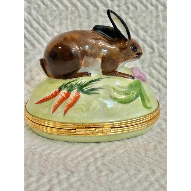Figurative Late 20th Century Limoges for Tiffany Hand Painted Bunny Rabbit Porcelain Lidded Box For Sale - Image 3 of 9