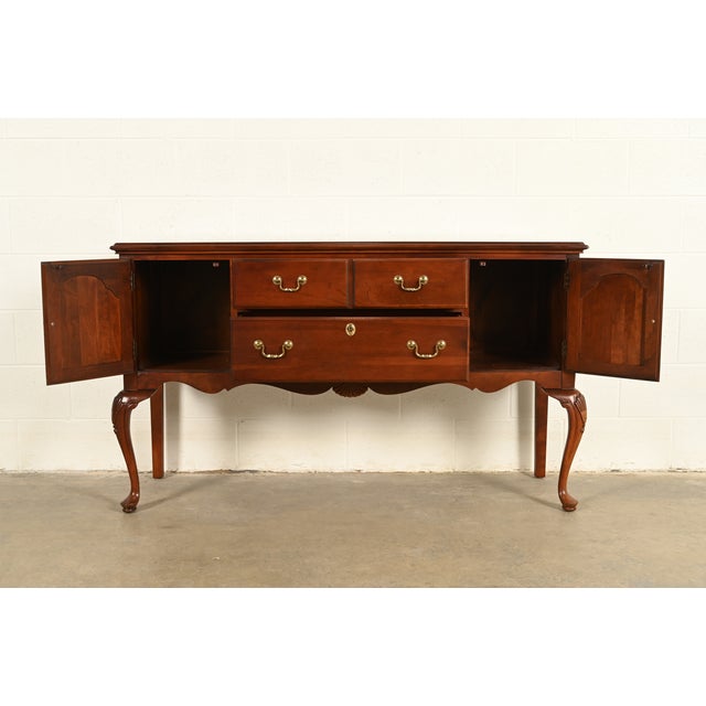 1990s Ethan Allen Georgian Solid Cherry Wood Sideboard Credenza or Buffet For Sale - Image 5 of 17