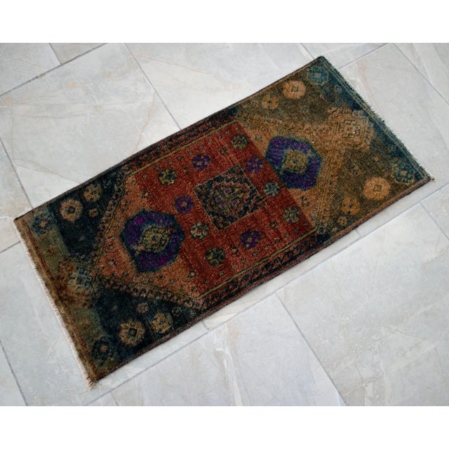 Hand Knotted Mat Rug Distressed Low Pile Petite Rug - 21'' X 37'' For Sale - Image 12 of 13