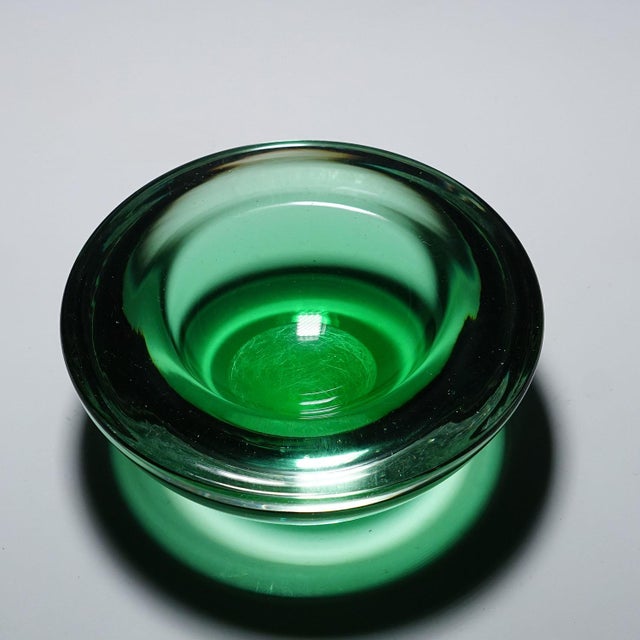 1960s Archimede Seguso Geode Bowl in Green, Murano Italy ca.1960s For Sale - Image 5 of 7