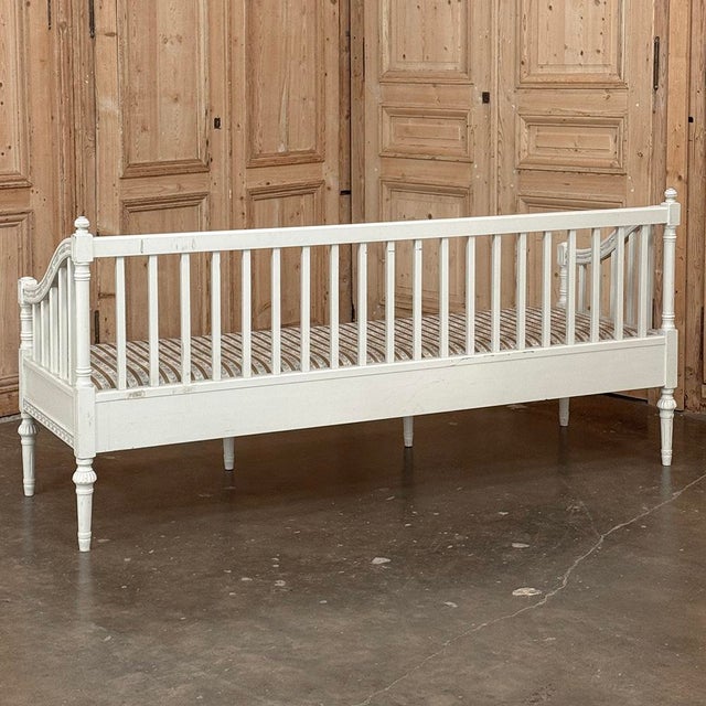 18th Century Swedish Gustavian Painted Settee ~ Neoclassical Design For Sale - Image 18 of 18