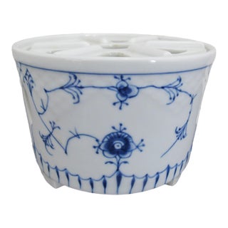 B&g Bing & Grondahl Royal Copenhagen Blue Plain Traditional Tea Warmer 397 For Sale