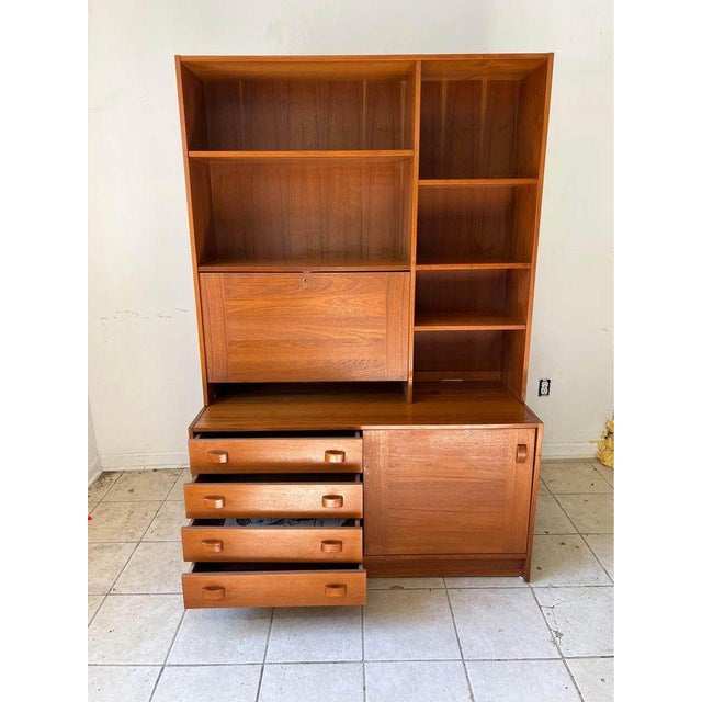 Domino Møbler Mid Century Modern Danish Teak Two Part Bookcase Wall Unit 2 Parts for easy moving The upper part has...