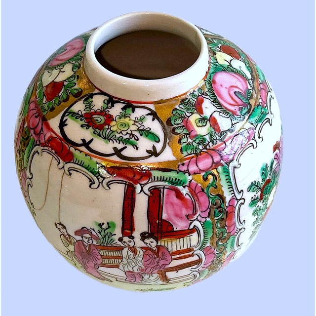 Rose 1950s Famille Rose / Rose Medallion Chinese Vase For Sale - Image 8 of 10