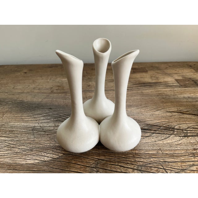 White Vintage Mid Century White 1960's Modernist Van Briggle Triple Tulip Vase For Sale - Image 8 of 10