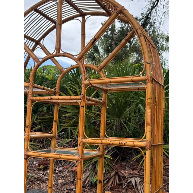 Vintage 1970s Arched Bamboo Étagère With Glass Shelves | Palm Beach Regency Coastal Bookcase For Sale In Tampa - Image 6 of 11