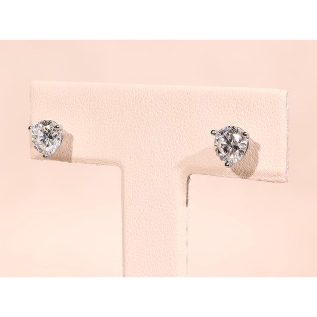The Virgil Village: 1.96 Carat Total Weight Diamond Stud Earrings in Platinum Martini Settings, 2 Pieces For Sale In Philadelphia - Image 6 of 10
