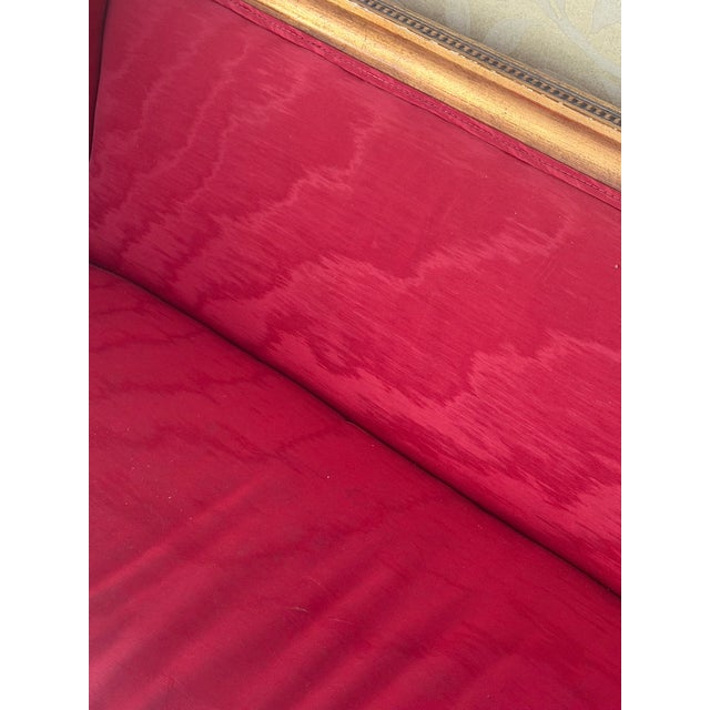 Red Lewis Mittman Carved Settee – Red Upholstery & Gilt Accents – Classic Regency Elegance For Sale - Image 8 of 9