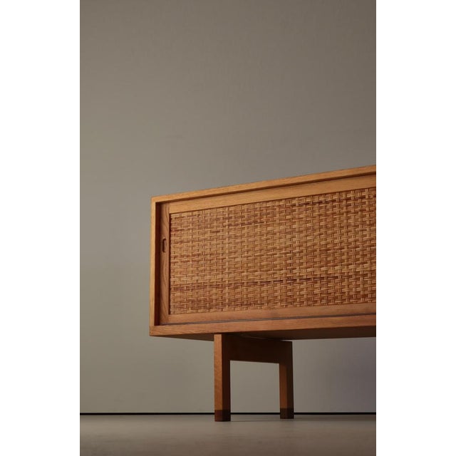 Danish Modern Model RY26 Sideboard in Oak and Rattan by Hans J. Wegner, 1960s For Sale - Image 3 of 18