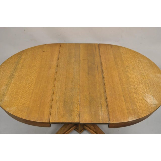 Antique Craftsman Mission Arts & Crafts Oak Wood Round Dining Table W/ 2 Leaves For Sale - Image 9 of 11
