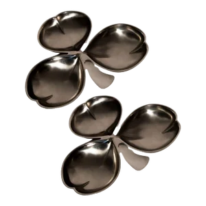 Pair of Vintage French Trèfle Appetiser Dishes by Jean Couzon