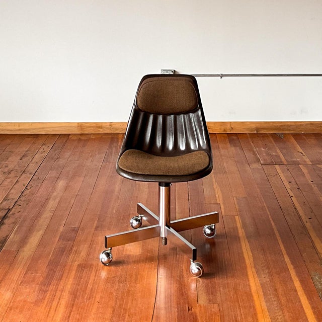 Mid 20th Century Fiberglass Desk Chairs by Clarin Corporation, 6 Pieces For Sale - Image 10 of 15