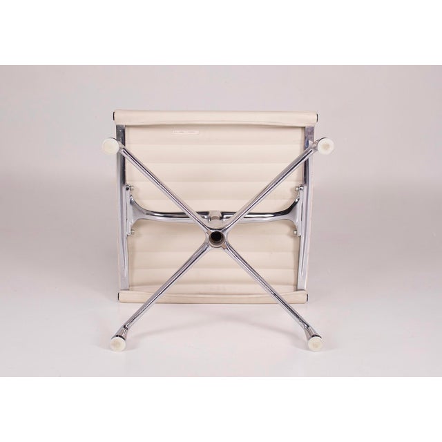 Silver Ottoman Soft Pad E125 & Ray Eames by Charles & Ray Eames, 1990s For Sale - Image 8 of 12