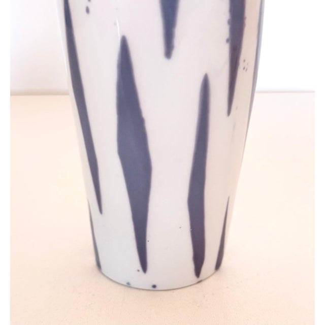 White White and Blue Porcelain Vase by Jindřich Marek for Royal Dux, 1960s For Sale - Image 8 of 11
