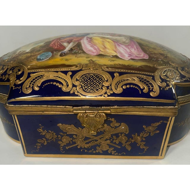 19th Century French Sèvres Porcelain Box For Sale In Los Angeles - Image 6 of 7