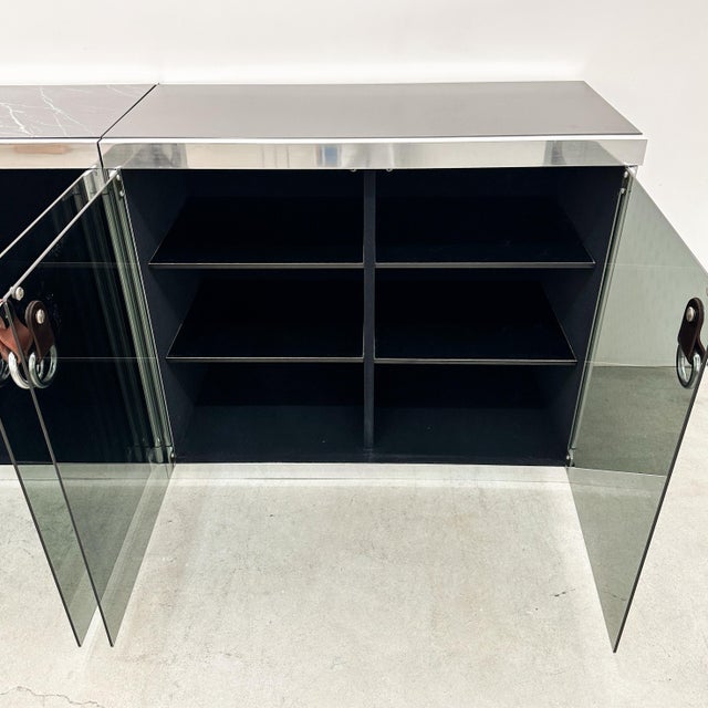 Vintage 1970s Guido Faleschini for I4Mariani Modular Chrome and Glass Credenza Unmarked For Sale - Image 9 of 17