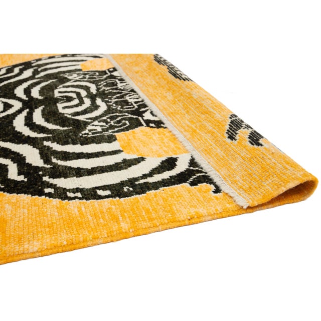 5 X 7 Hand Knotted Contemporary Wool Rug in Goldenrod Color With a Tiger Design For Sale - Image 4 of 10