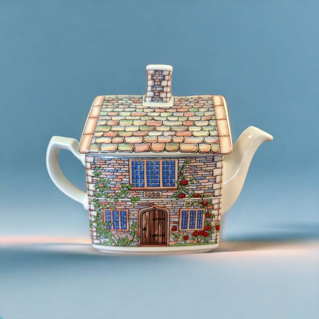 Vintage Sadler English Country Houses 17th Century Cottage Teapot