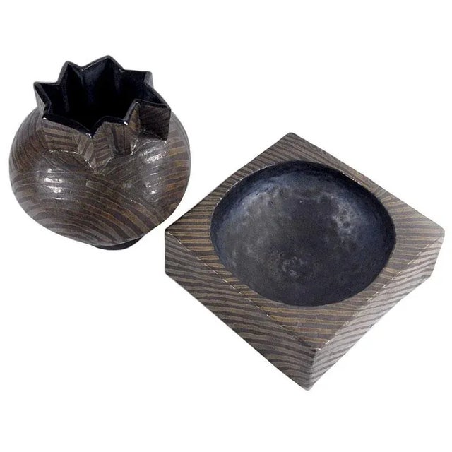 External dimensions: around 20 x 20 x 8 cm. and 20 x 20 cm. Base diameter: 8.5 cm. This piece has an attribution mark, I...